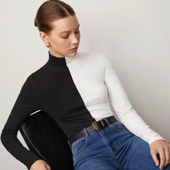 Black & White Colorblovck Turtleneck - Picture 2 of 5